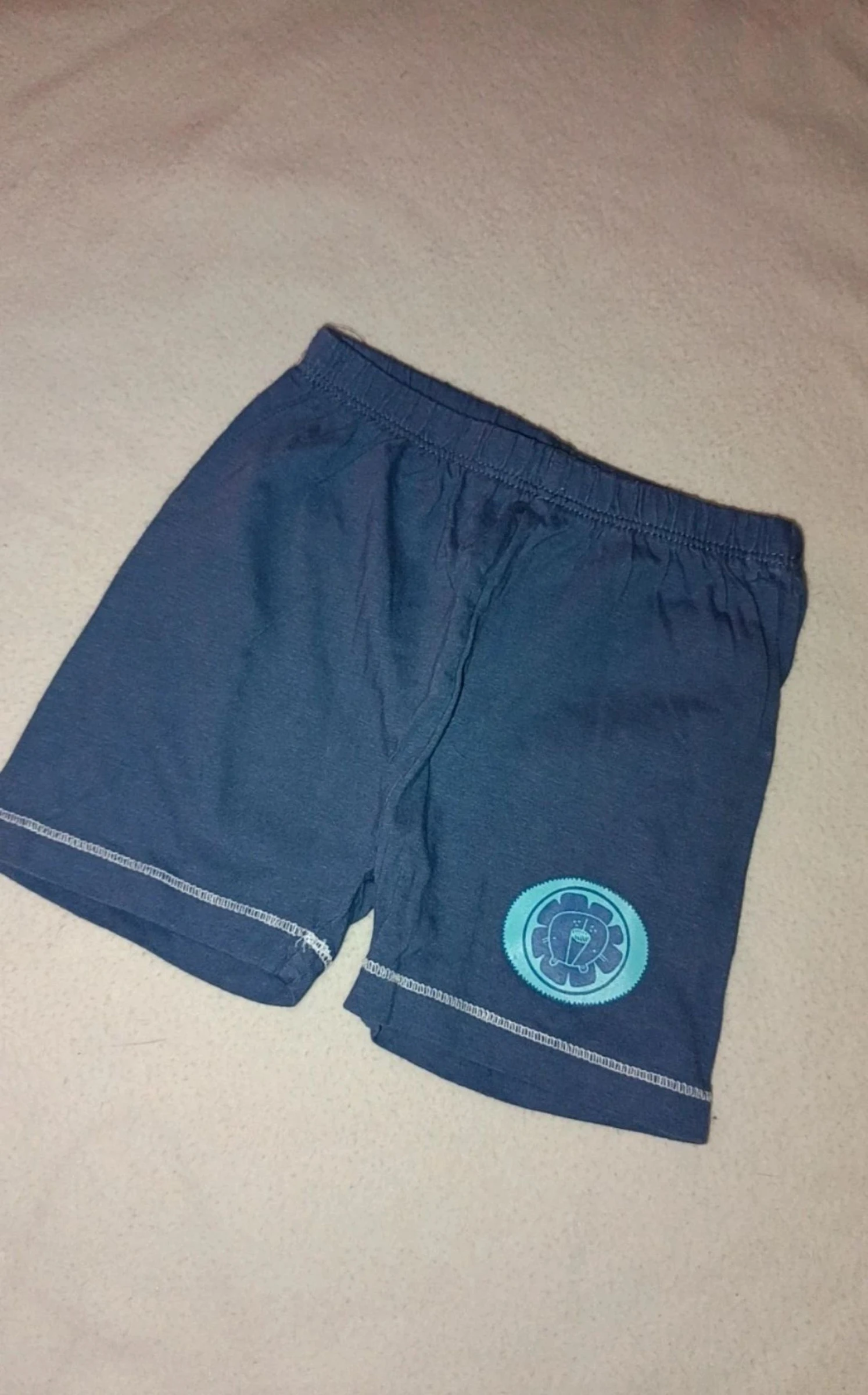Short 12 mois 
